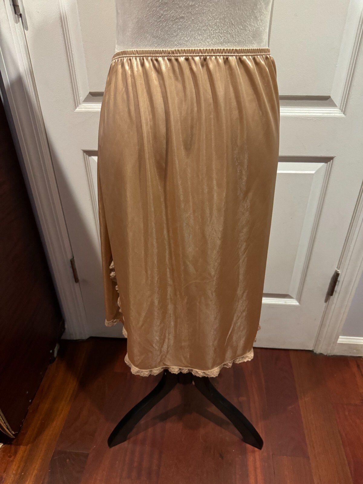 Women Half Slip Camel Size 2XL 24″Lx20″W