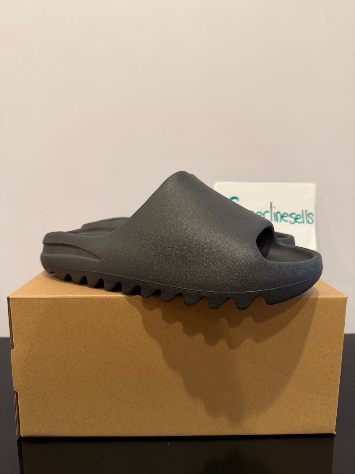 Adidas Yeezy Slide Onyx Size 9 (100% Authentic) HQ6448