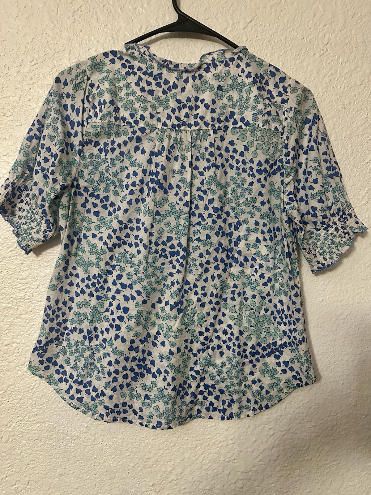 Talbots V-Neck Short Sleeve Woven Cotton Floral Ruffle Button Blouse SP Petite