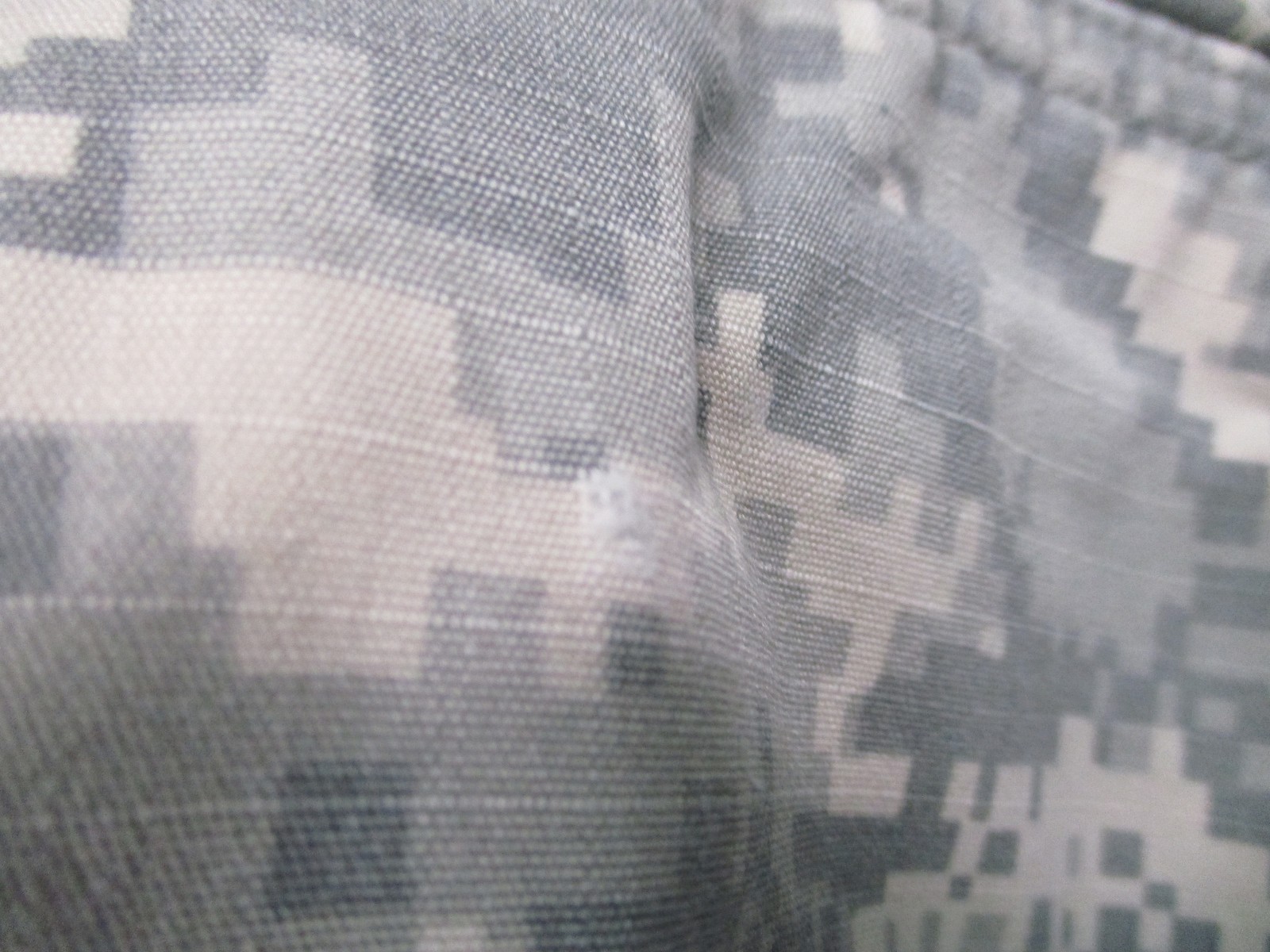 US Military ACU Digital Camo Combat Cargo Pants Large Regular NSN 50/50 NYCO