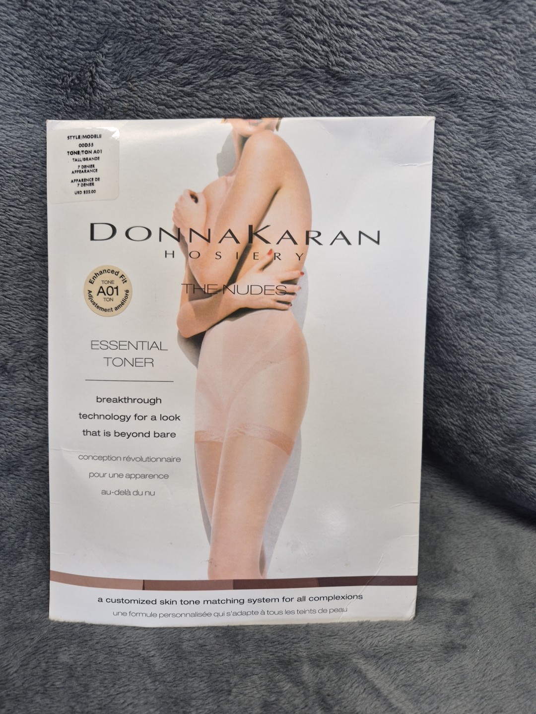 Donna Karan Hosiery The Nudes Essential Toner Tone A01 Size Tall D55 Denier New