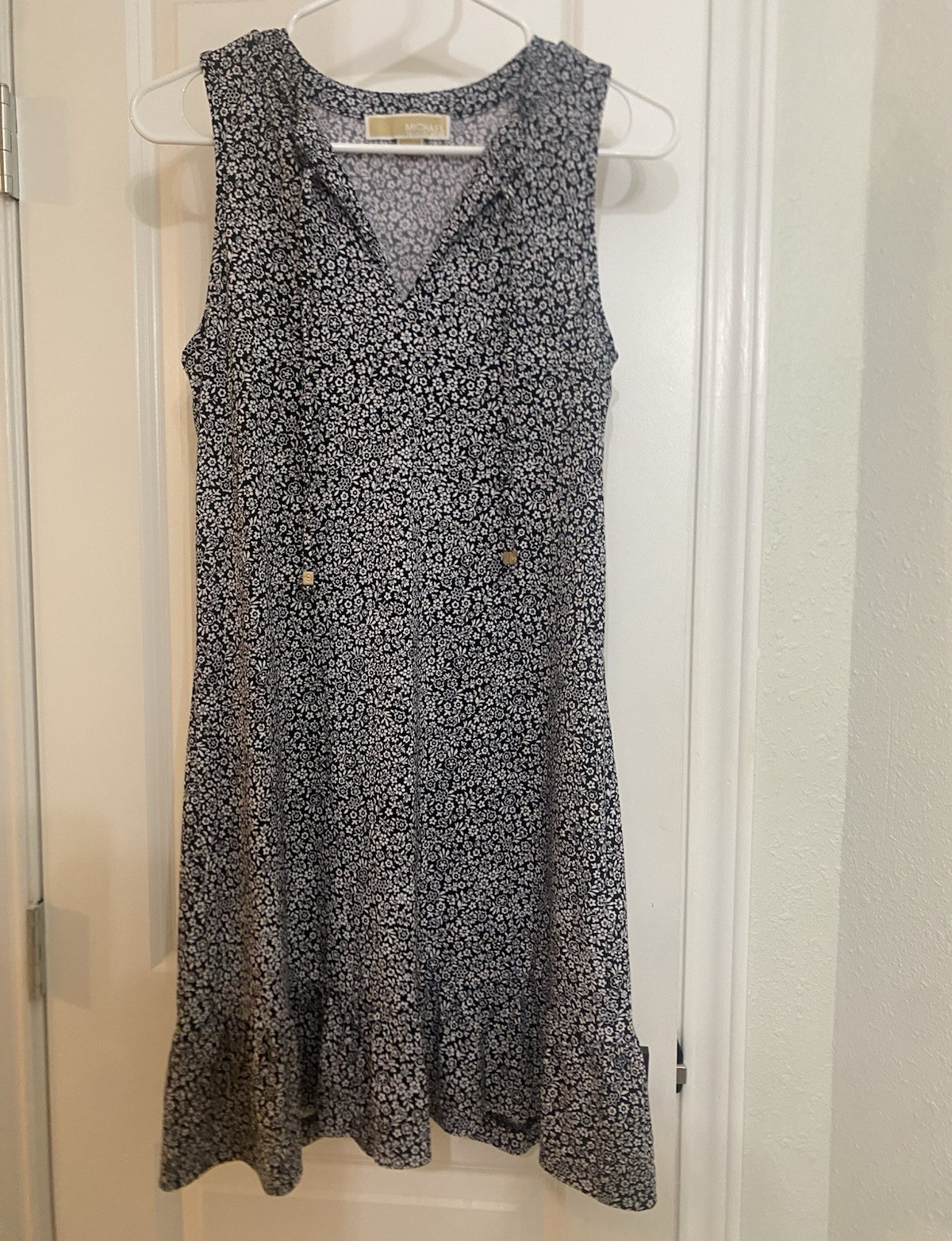 Michael Kors Women’s XS Black & White Floral V-Neck Sleeveless A-Line Dress