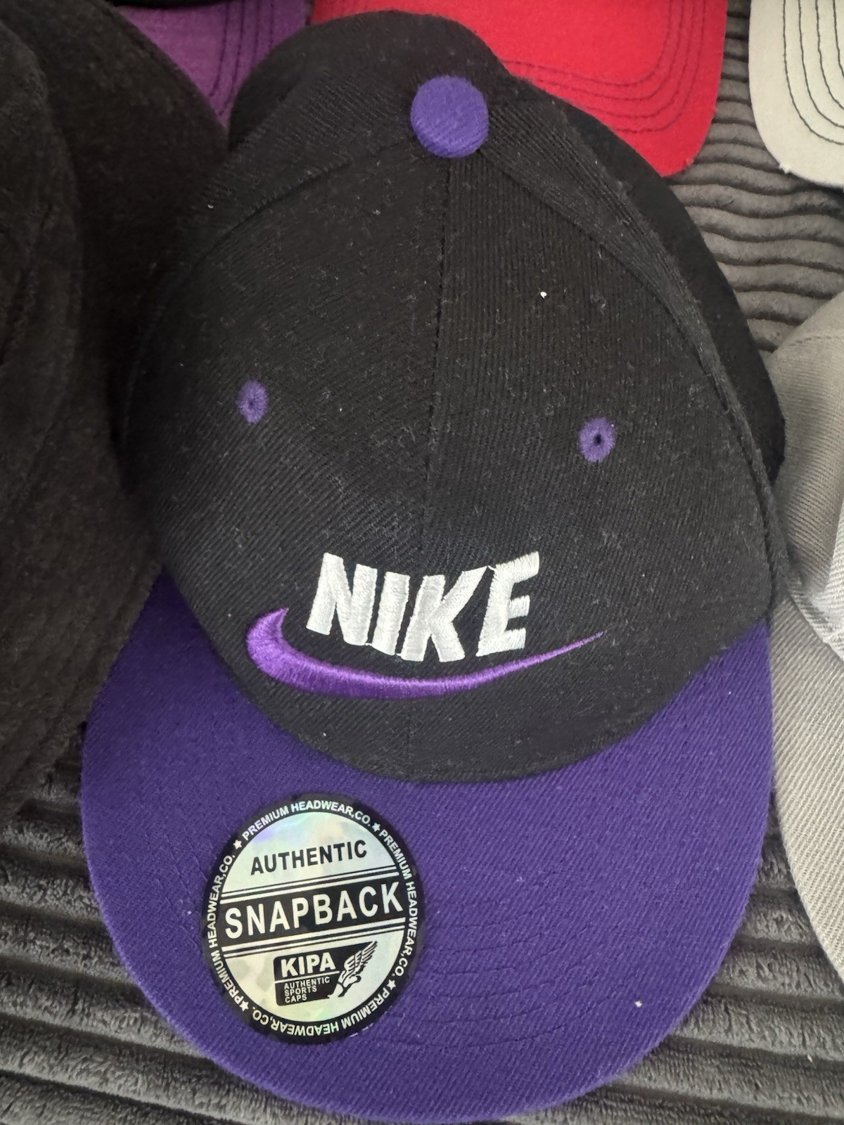 Nike Unisex Snapback Baseball Cap Adjustable Solid Black/Purple Sports
