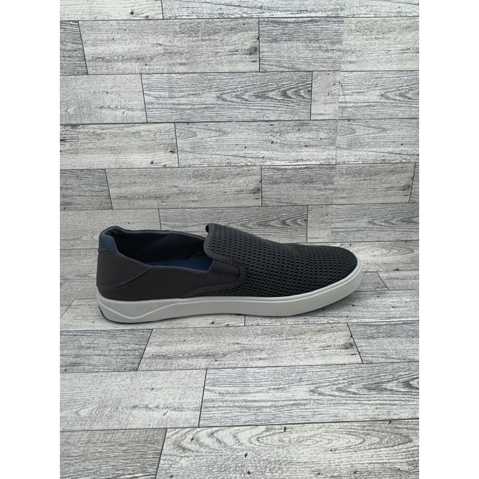 OluKai Lae’ahi Men Sz 10.5 Dark Grey Mesh Slip On Sneakers 10443-PVPV Pavement