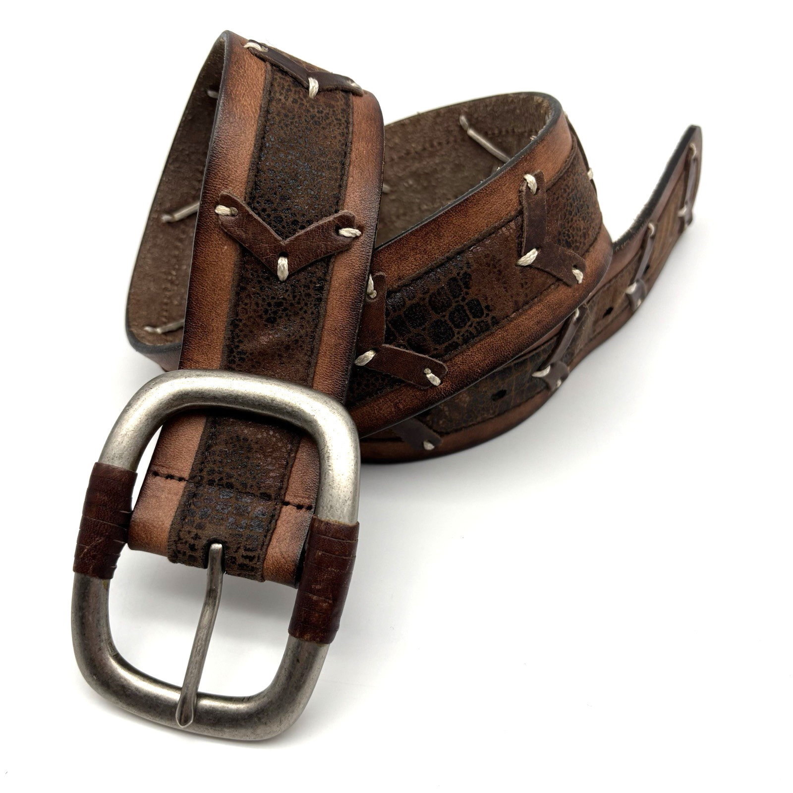 Vintage Y2K Levi’s Two-tone Genuine Leather Chevron Segments Western Belt 30-34″
