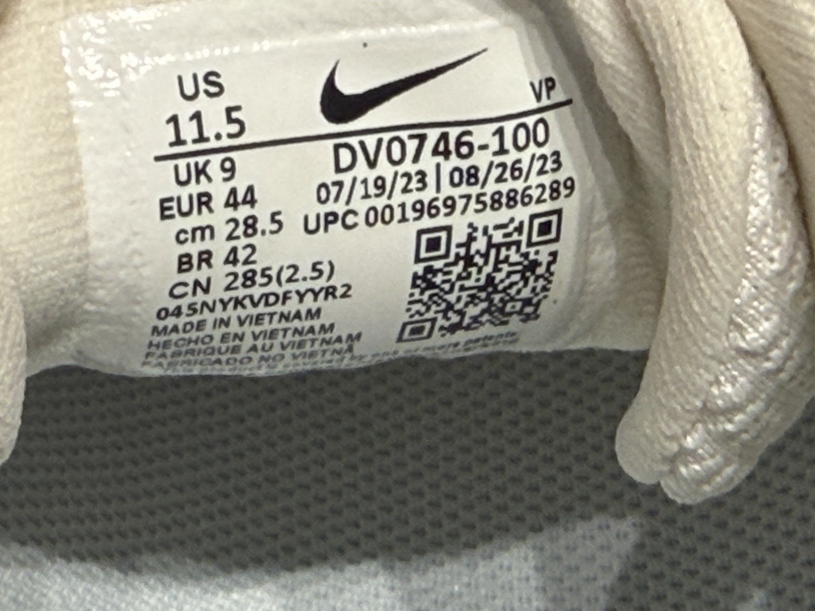 Nike Flex Experience Run 12 DV0746-100 Womens 9 Road Running Shoes White Sneaker