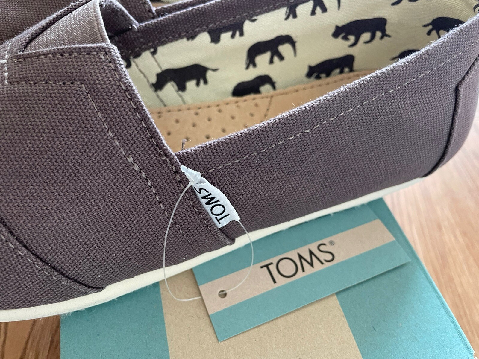 New With Tags $50 TOMS Alpargata Canvas Shoes (For Men) US 7 UK 6 EU 39#087