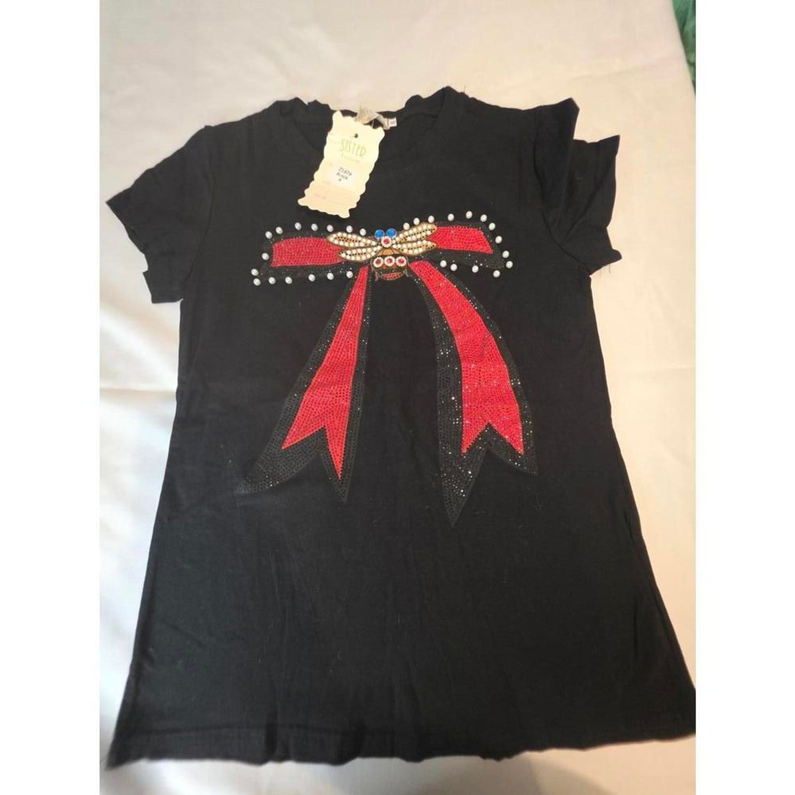 Black Short Sleeve T-Shirt with Red and Pearl Embellished Bow Design