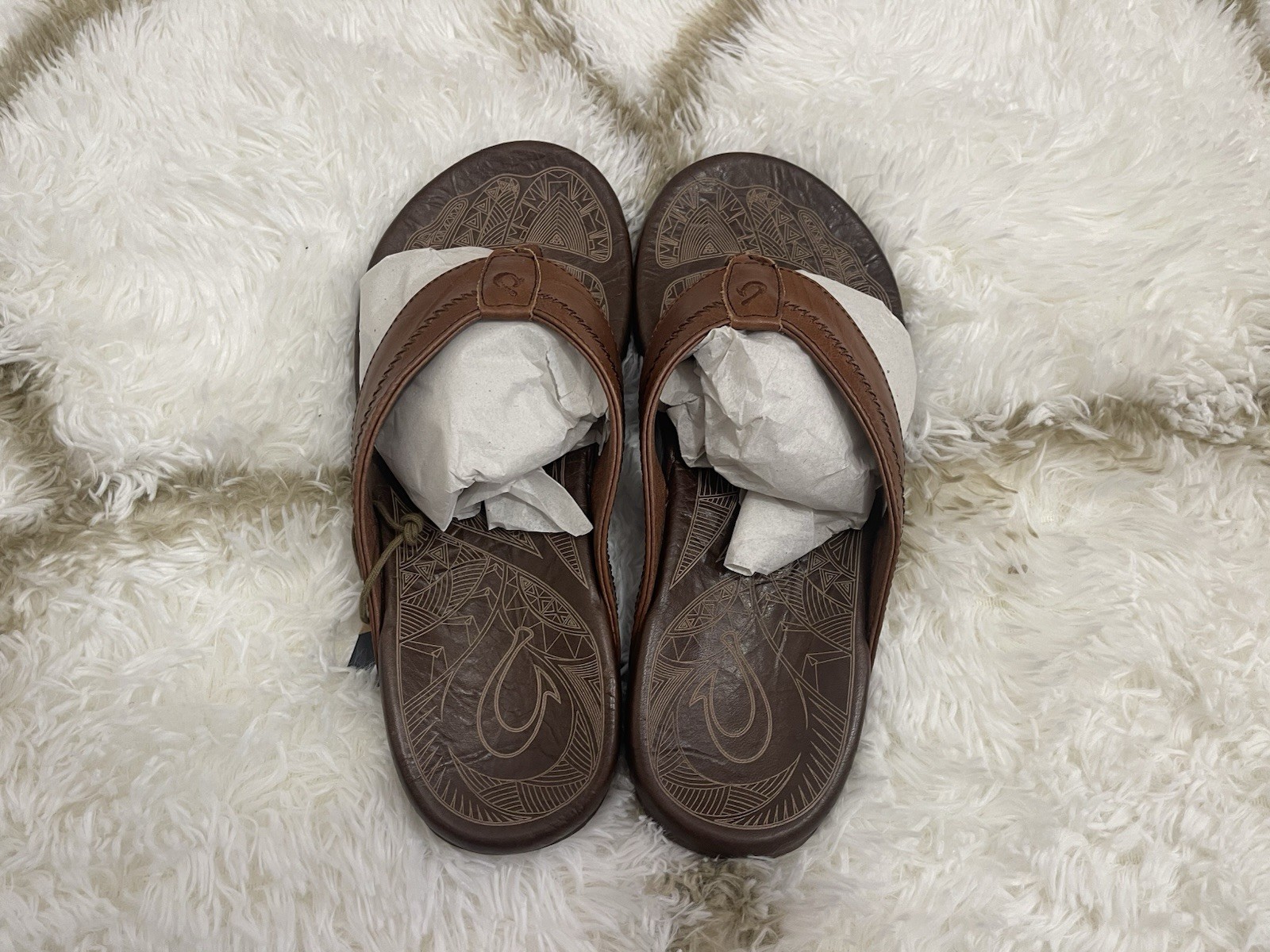 Olukai Men’s Size 11 Hiapo Flip Flop Comfort Beach Outdoor Sandals-Rum/Dark Wood