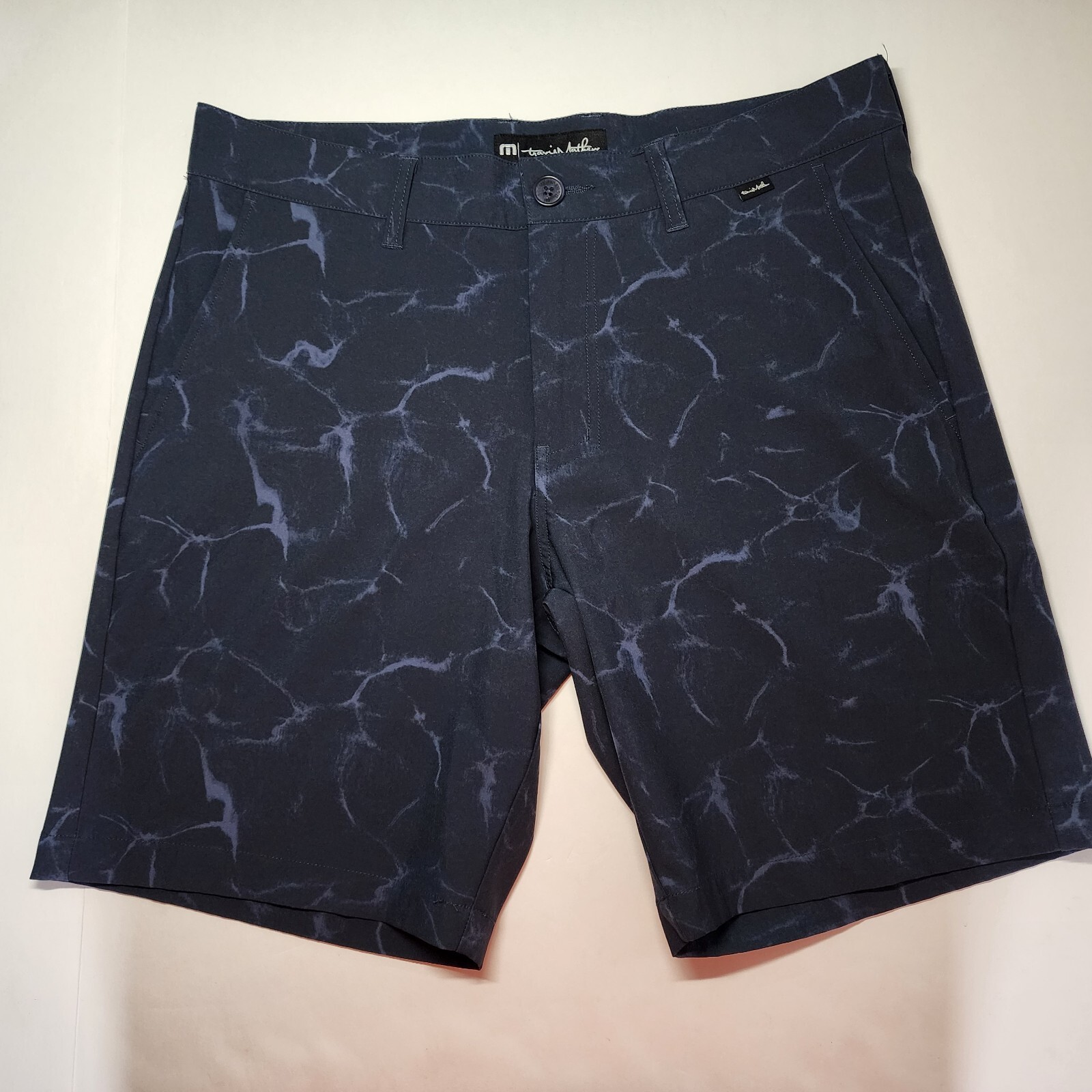 TRAVIS MATHEW SHORTS 32 POLYESTER SPANDEX BLEND BLUE PRINTED