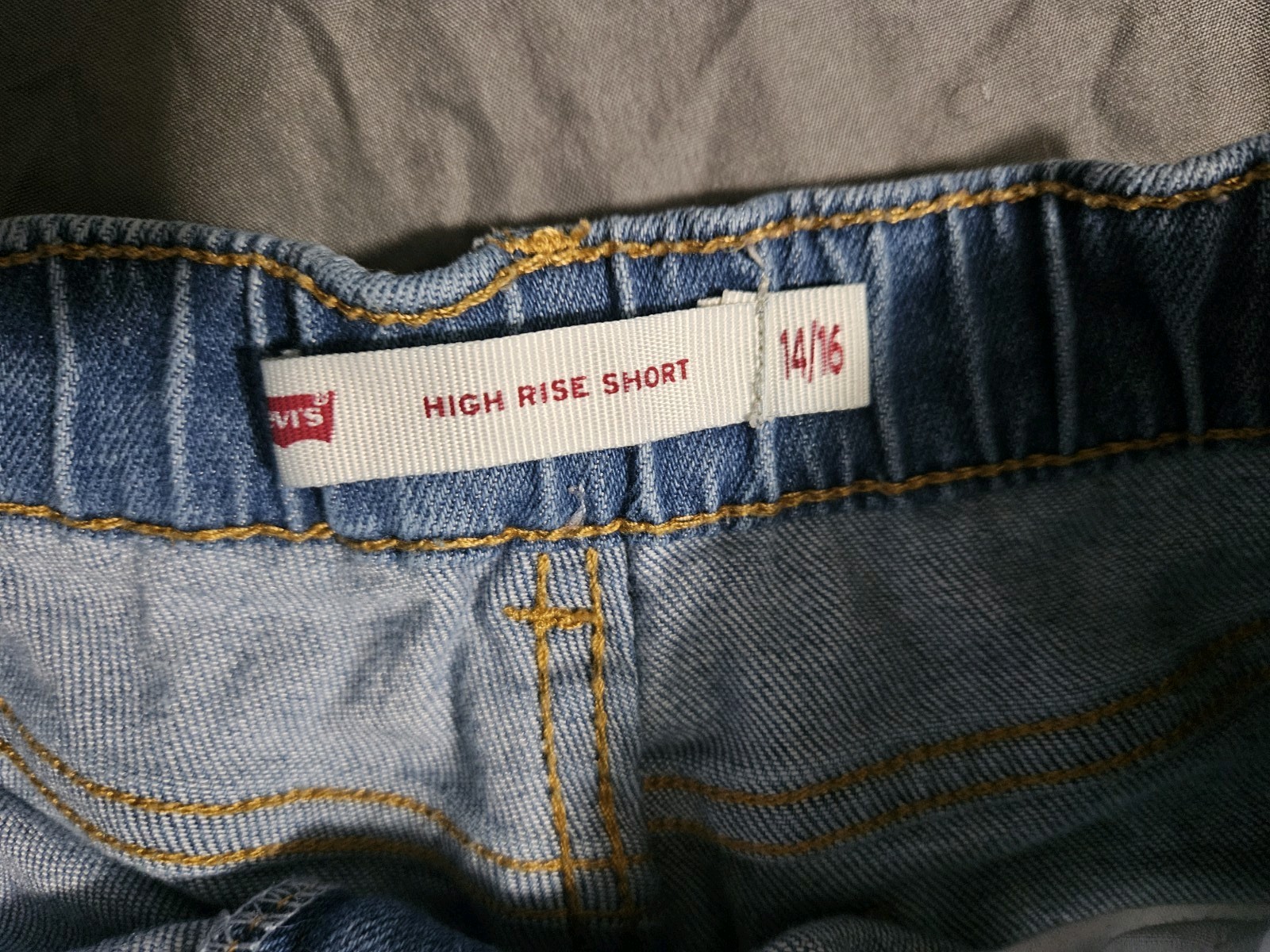 Levi’s Girls High Rise Denim Pull-On Shorts Light Wash Size XL 14/16 Nwot Summer