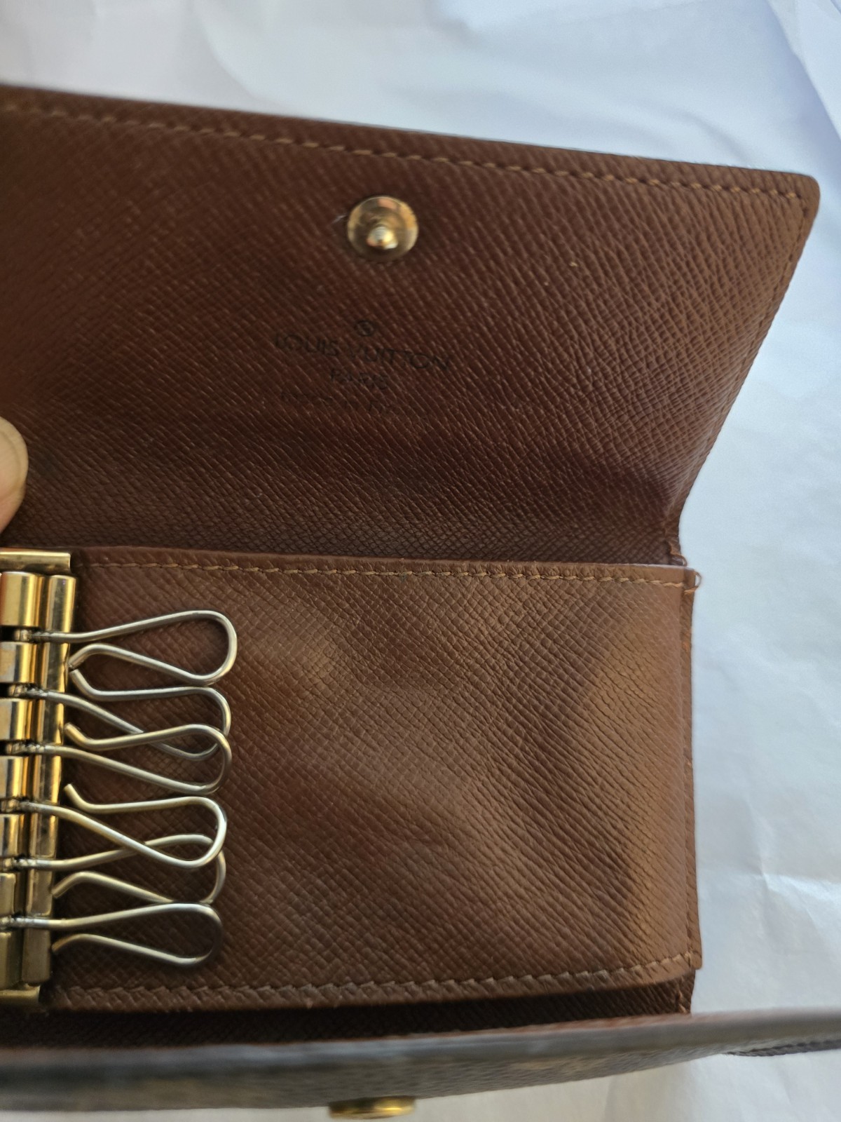 Authentic Louis Vuitton Monogram 6 Ring Key Holder