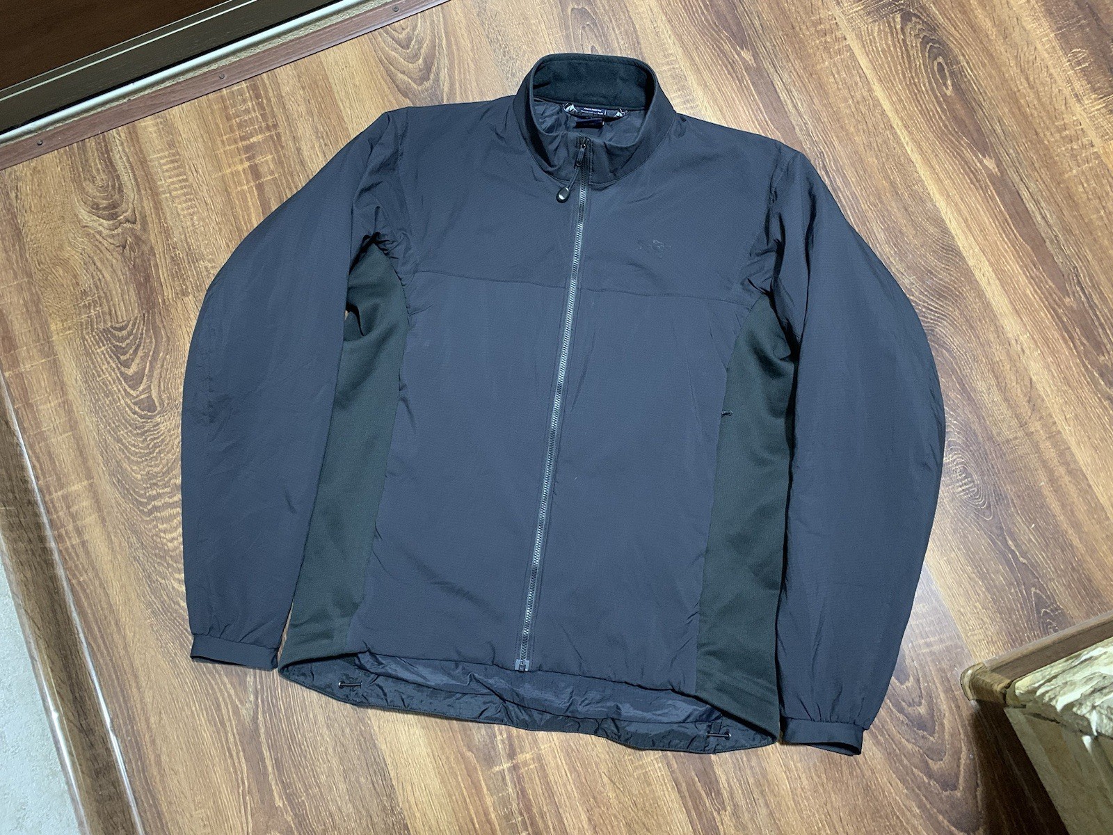 Arc’teryx Leaf Atom LT Gen 1 Black Jacket Size Tag S