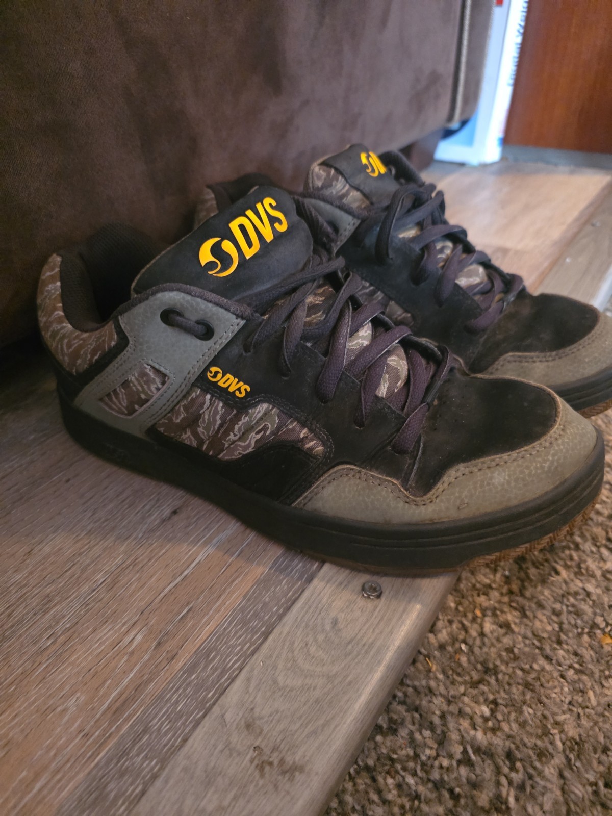 Men’s Size 9 – DVS Celsius SkateBoarding Shoes Camo Black Green Y2K
