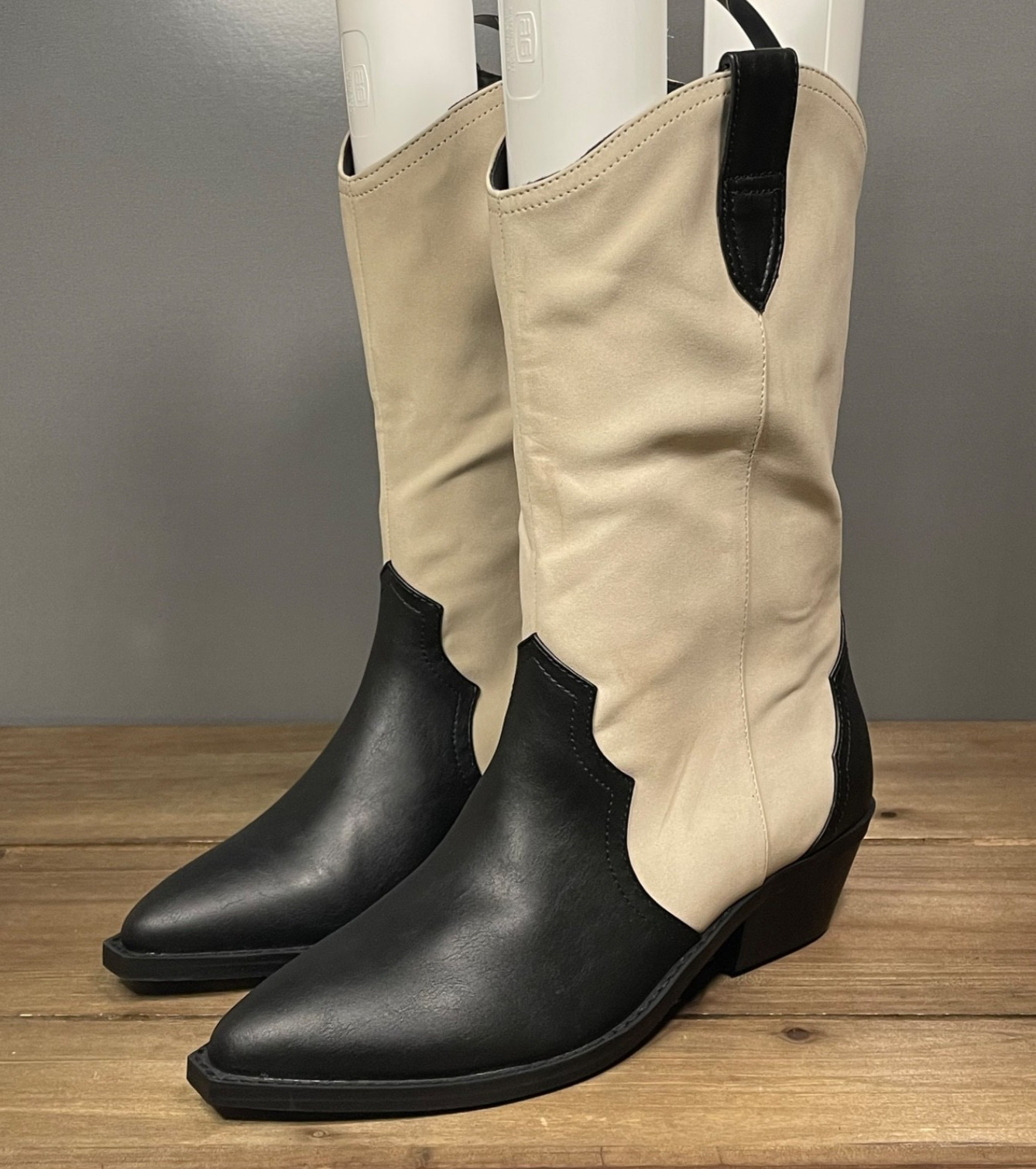Dolce Vita Women’s Korbella Western Boots Size 8 Cream Black Cowboy Mid Calf