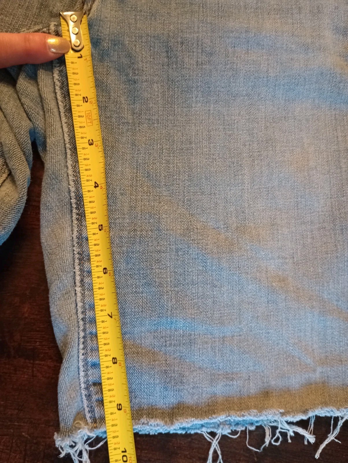 Levi’s Cut Off Bermuda Shorts Women’s Size 4/27 Light Wash Stretchy Comfortable