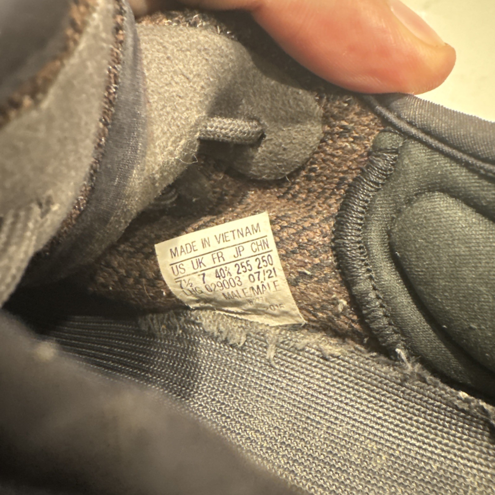 Size 7.5 – adidas Yeezy Boost 350 V2 Low MX Rock