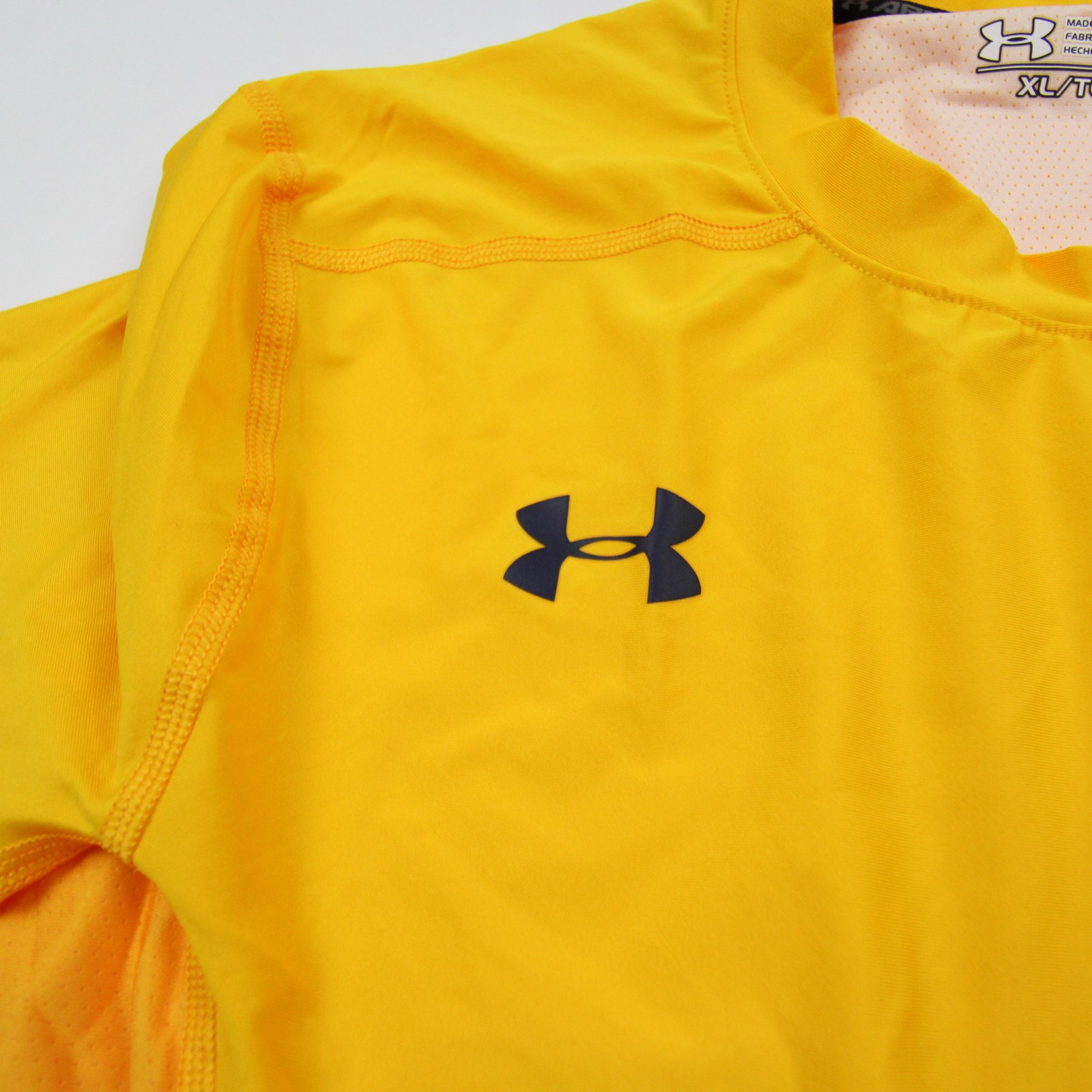 Under Armour Short Sleeve Shirt Men’s Gold New with Tags Multiple Sizes