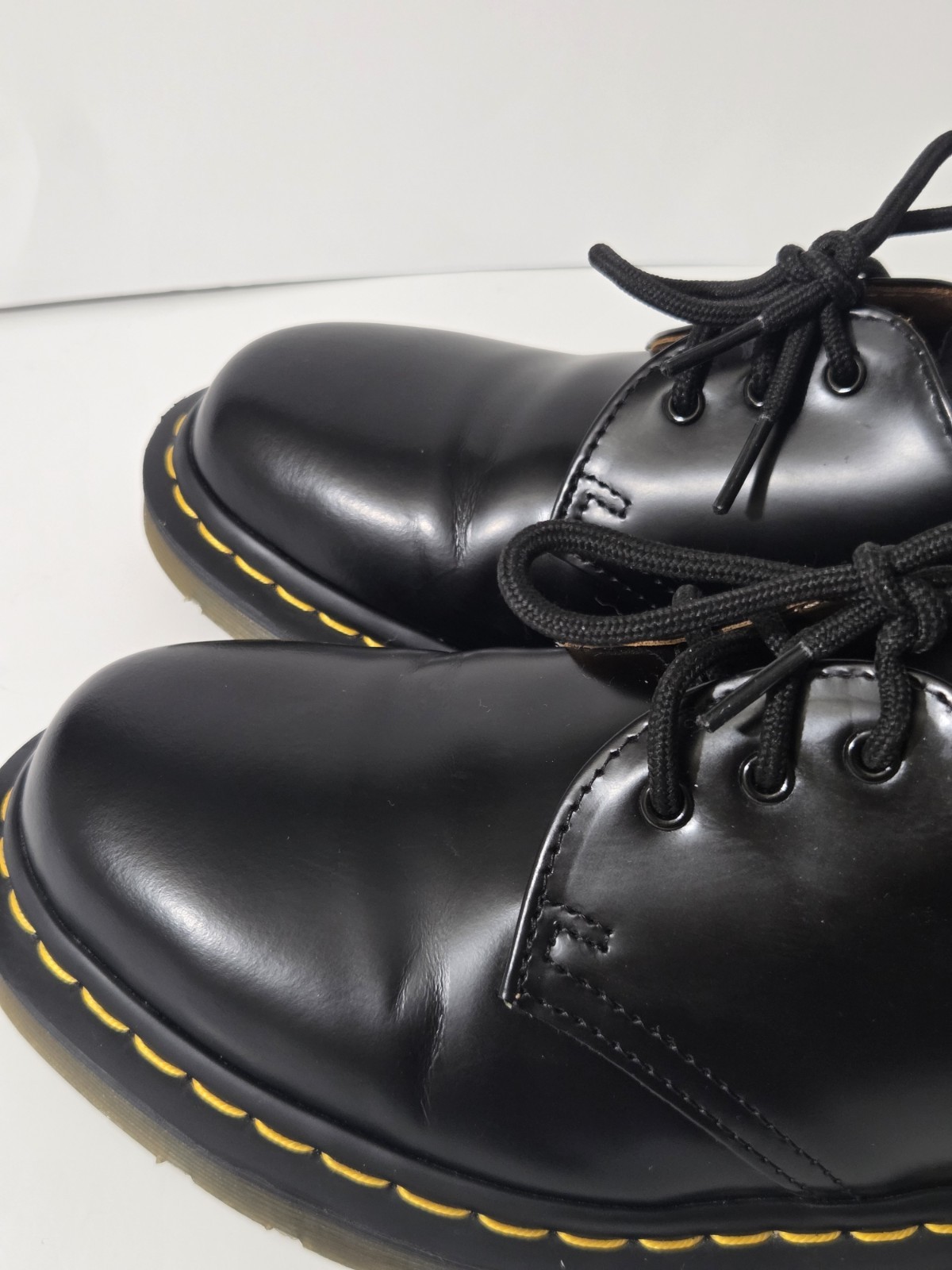 Dr. Martens Men’s Black Leather Derby Dress Shoes Lace-Up US 7 UK 6 EU 39