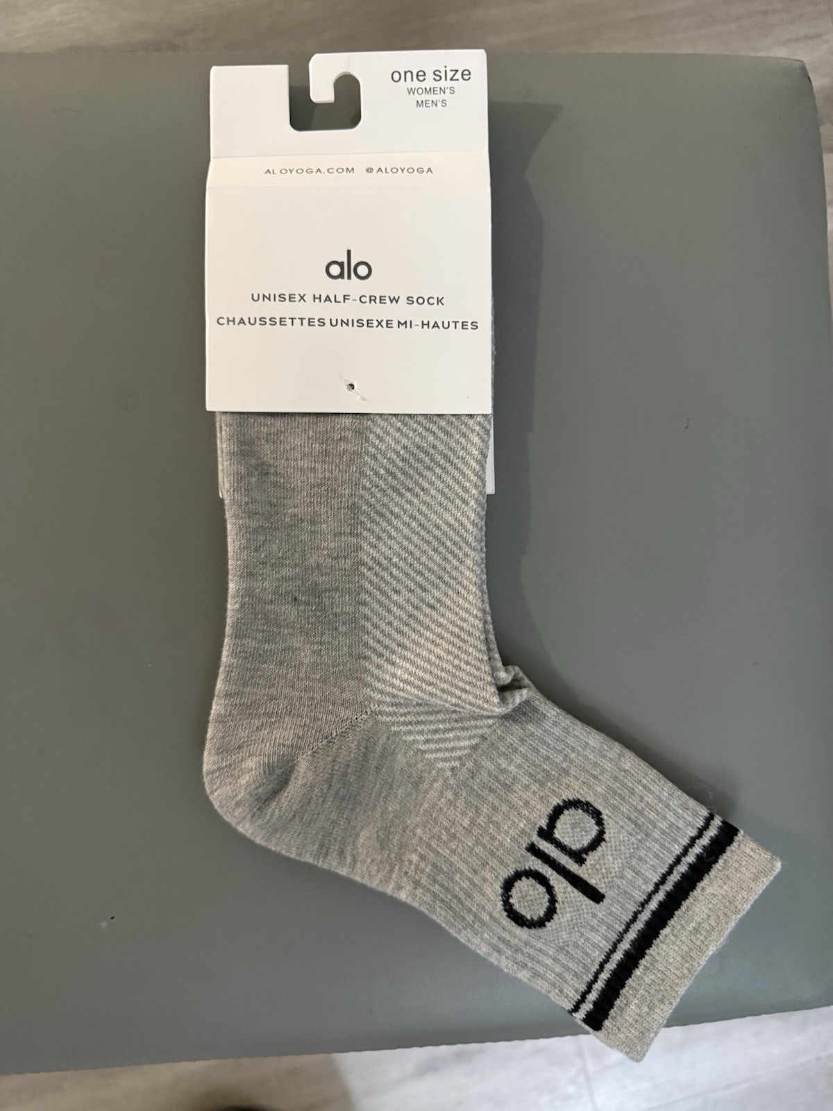 Alo Unisex Crew Socks 3 Pairs Gray/Blue One Size Herringbone Logo