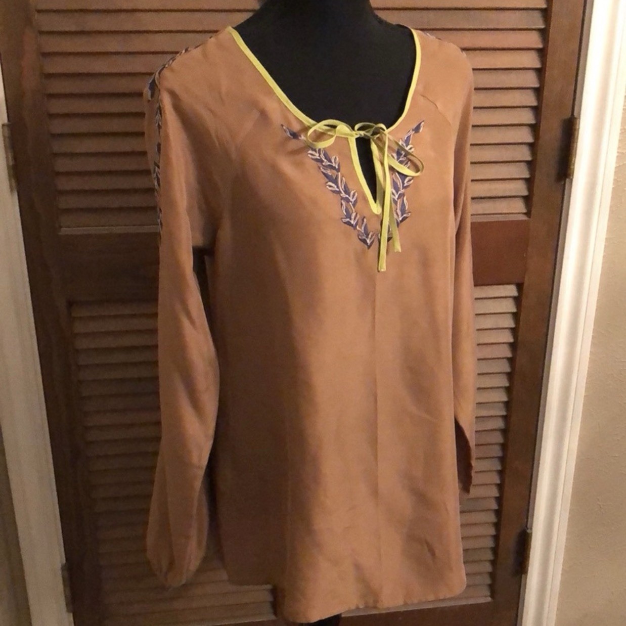 Ingrid Olsen Signature Brown Silk Satin V-Neck Tie Blouse Long Sleeve L
