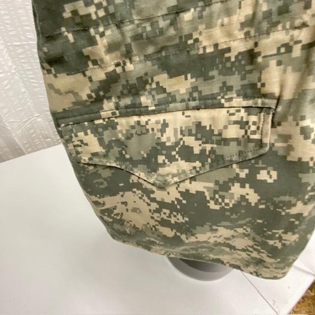 US Army ACU Digital Camo Cold Weather Field Coat Jacket Medium Regular MR