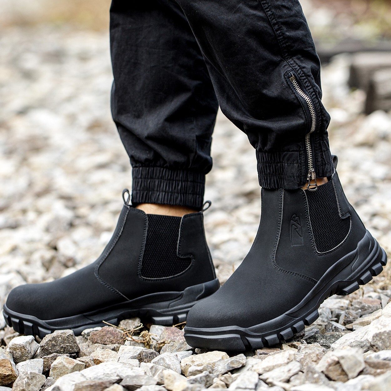 Waterproof Work Boots for Men Slip-on Steel Toe Shoes Safety footwear Anti-slip