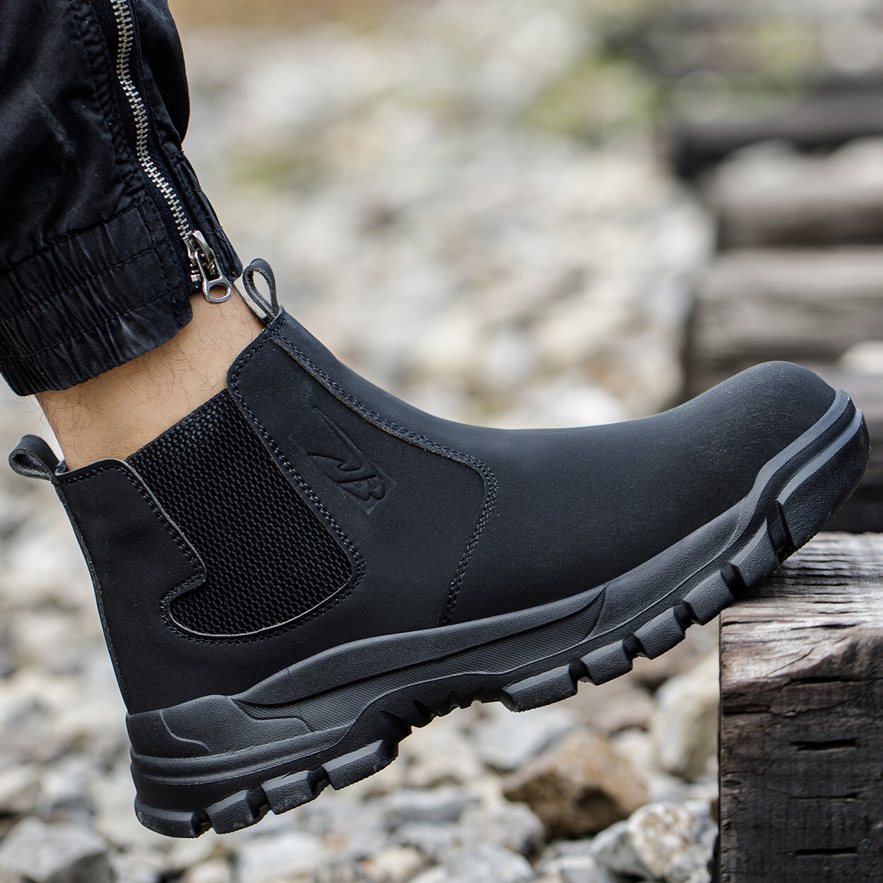 Waterproof Work Boots for Men Slip-on Steel Toe Shoes Safety footwear Anti-slip