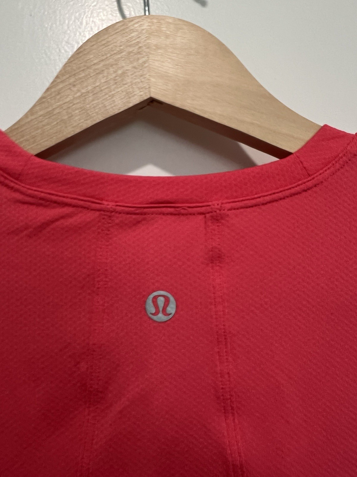 Lululemon Abrasion-Resistant Training Tee Size 4 Lipgloss NWT $68