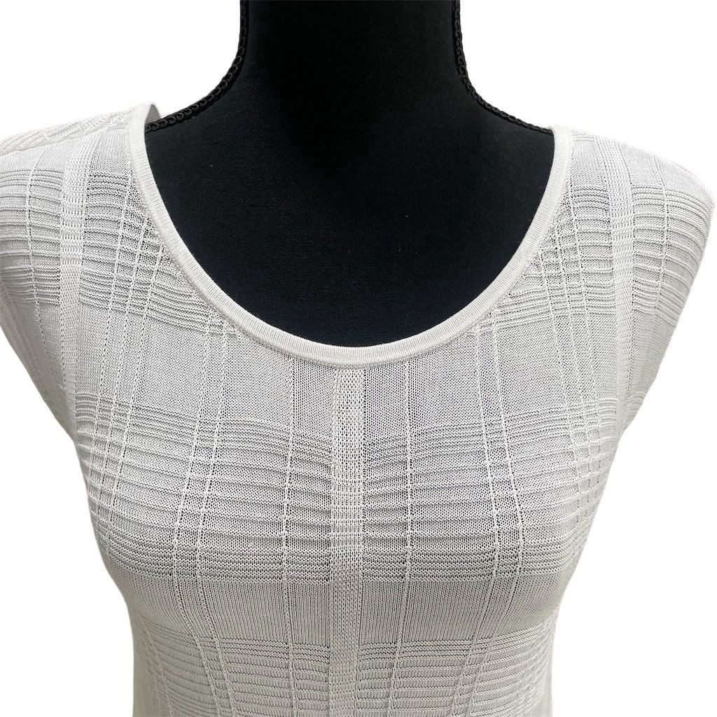 TROUVÉ Women’s XS White U-Neck Cropped Knit Tank Top Sleeveless Cutout Trim