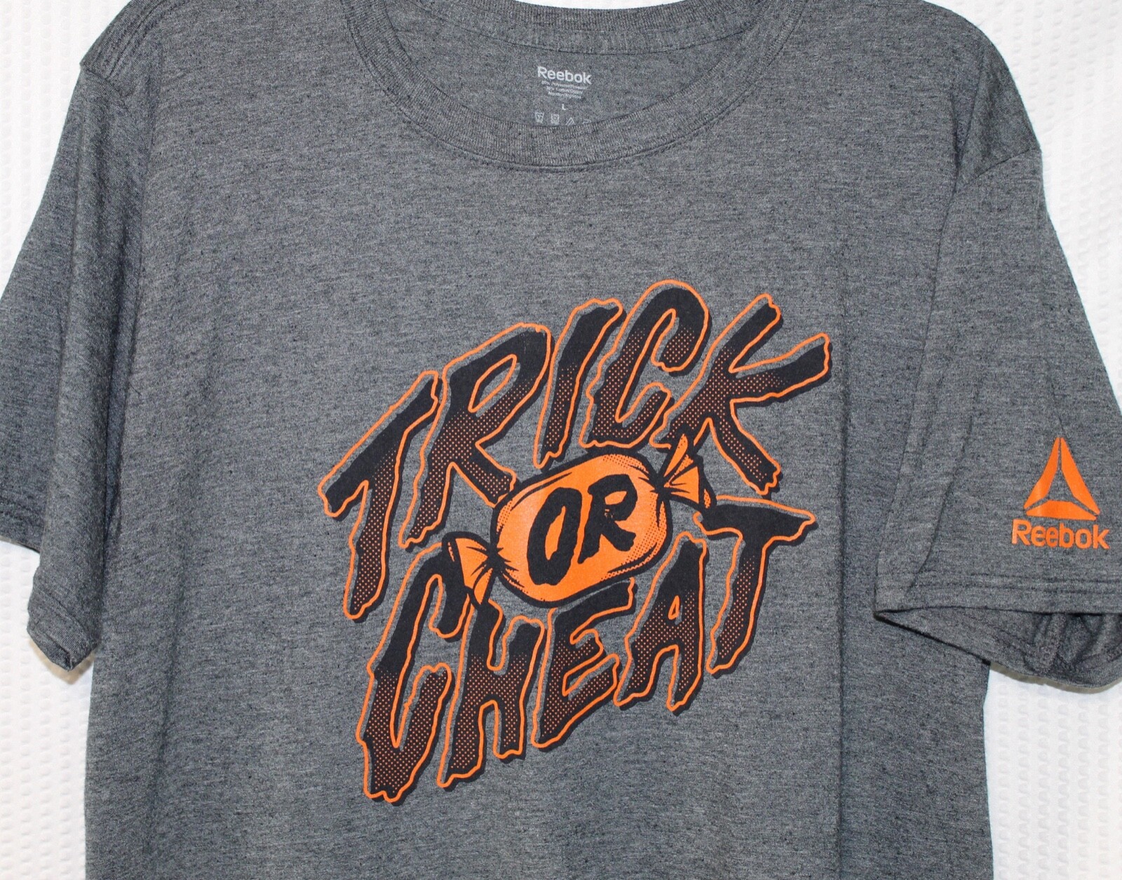 HALLOWEEN “TRICK OR CHEAT” REEBOK Men’s T-Shirt, Size Large, B12135