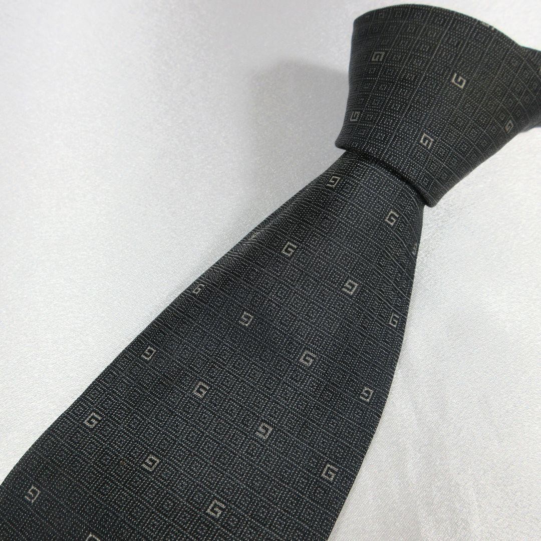 Gucci G Logo Gray Silk Tie 9.7cm Wide 151cm Long Authentic Used