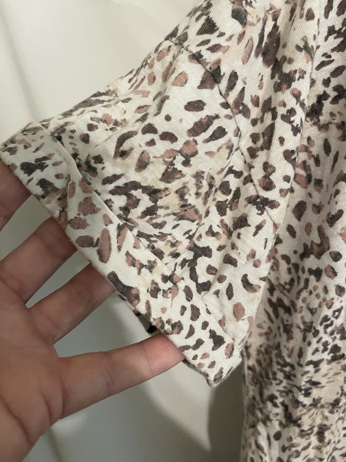 Maurices Women’s Beige/Brown/Black Leopard Print V-Neck Tee Short Sleeve L