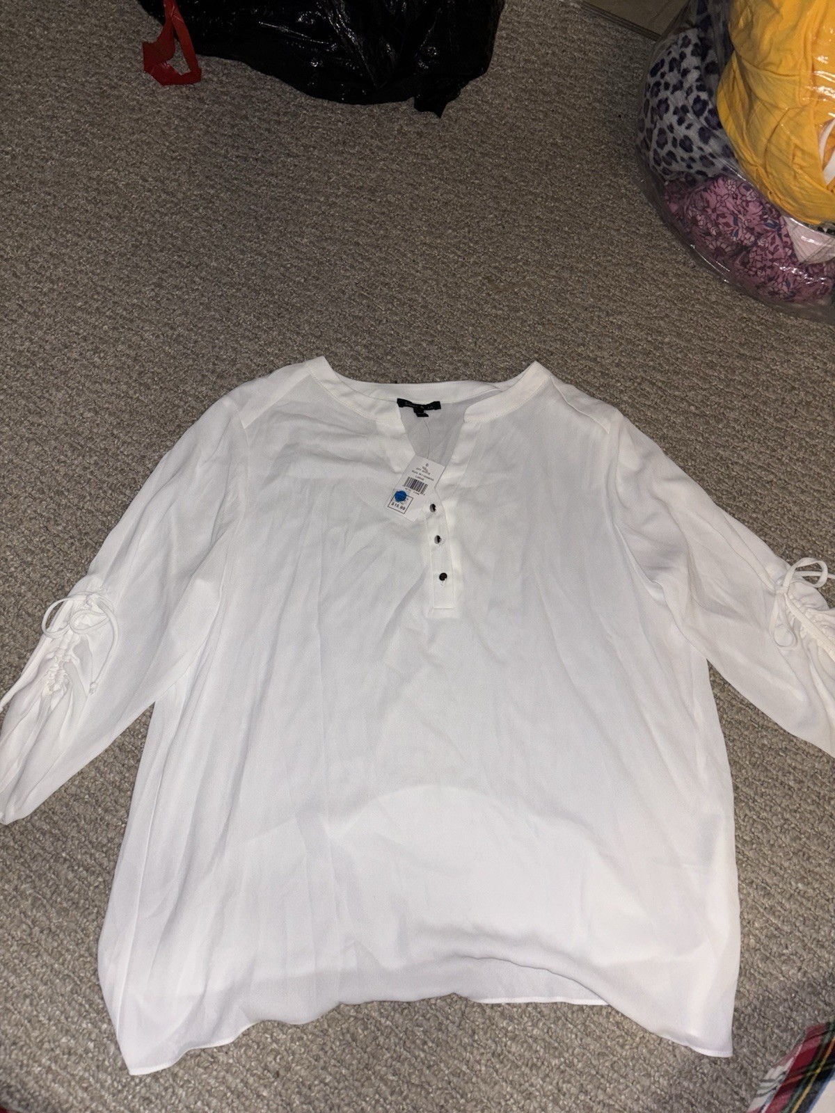 Sami & Jo Women’s L White Solid V-Neck 3/4 Sleeve Button Blouse