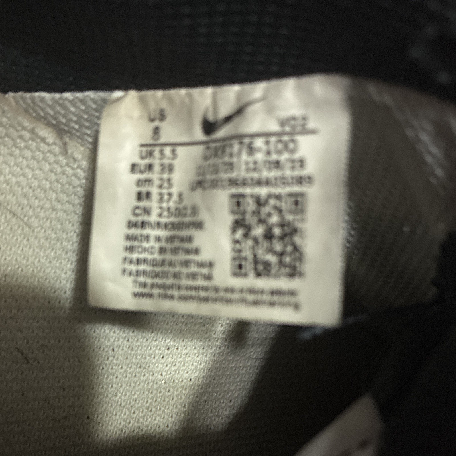 Nike Woman’s Low Top Lace-Up Athletic Sneakers White/Black Colorblock CW2288-100