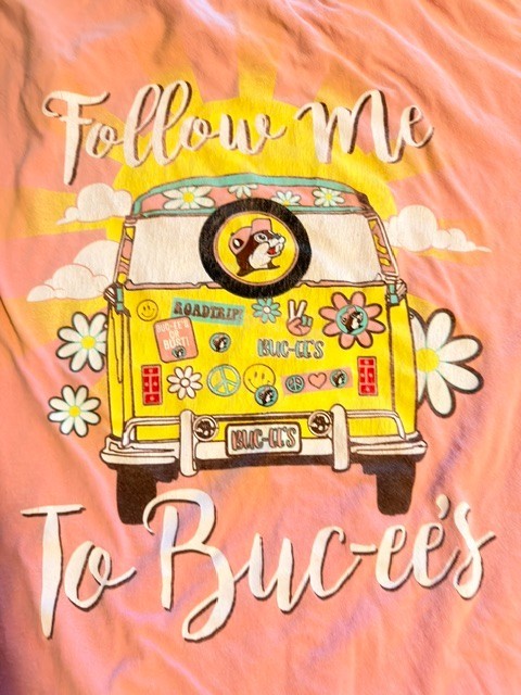 Buc-ee’s Follow Me To Buc-ee’s Pink Graphic T-Shirt Womens Medium Hippie Van