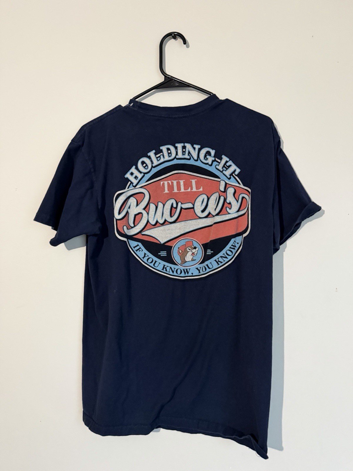 Buc-ee’s Holding It Till Buc-ee’s Buc-ee the Beaver Logo Navy Blue Men’s Tee