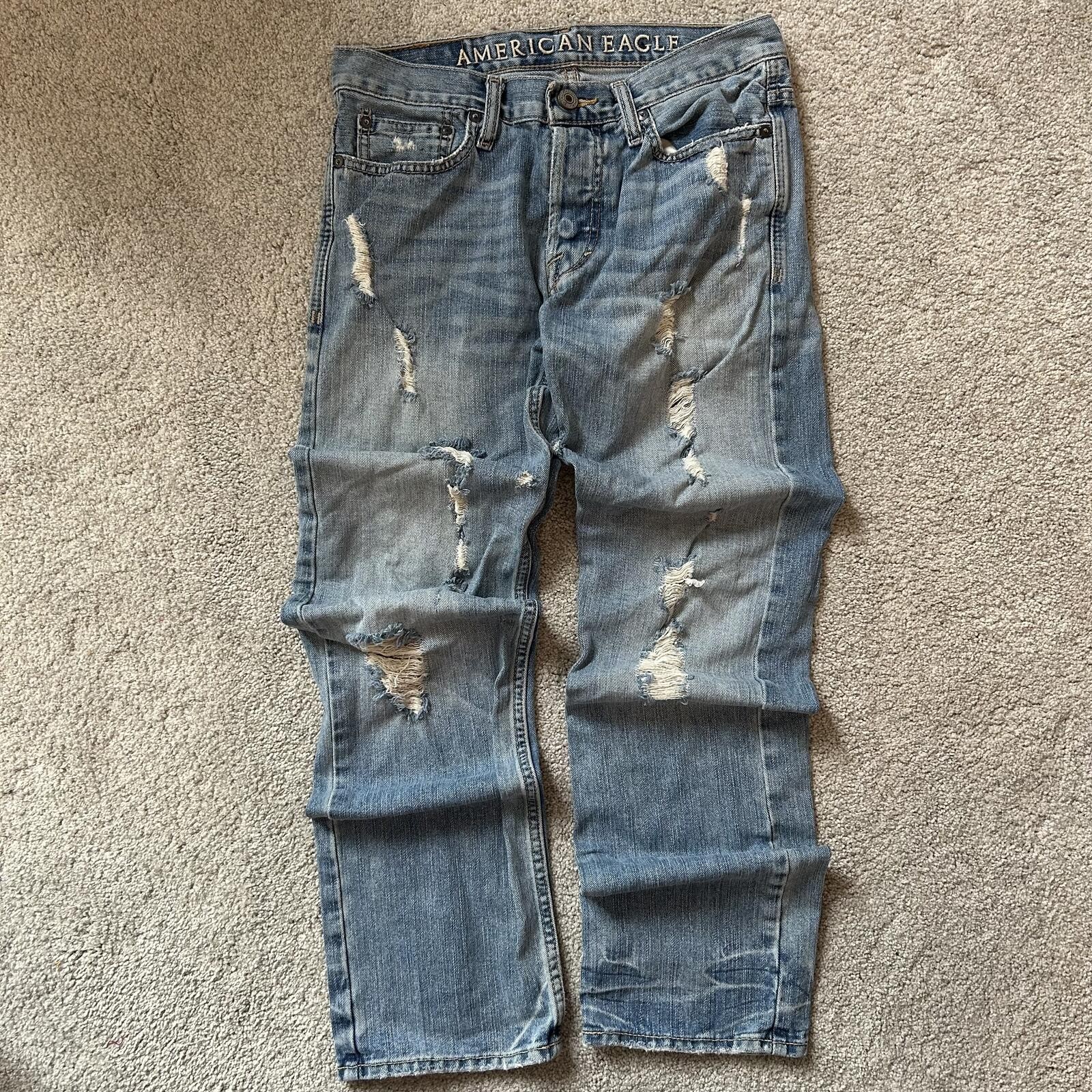 American Eagle Men’s size 29×32 Straight Leg Distressed Blue Jeans