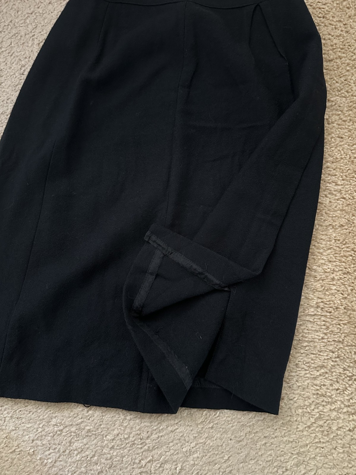 Vintage (era unknown) Black Midi Skirt Elegant Silhouette