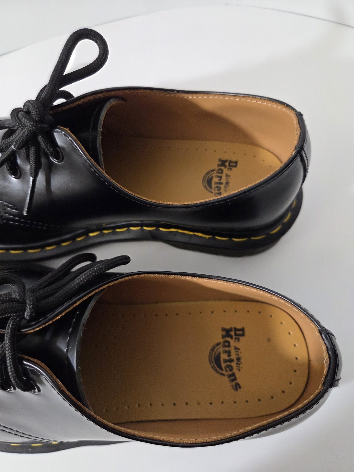 Dr. Martens Men’s Black Leather Derby Dress Shoes Lace-Up US 7 UK 6 EU 39