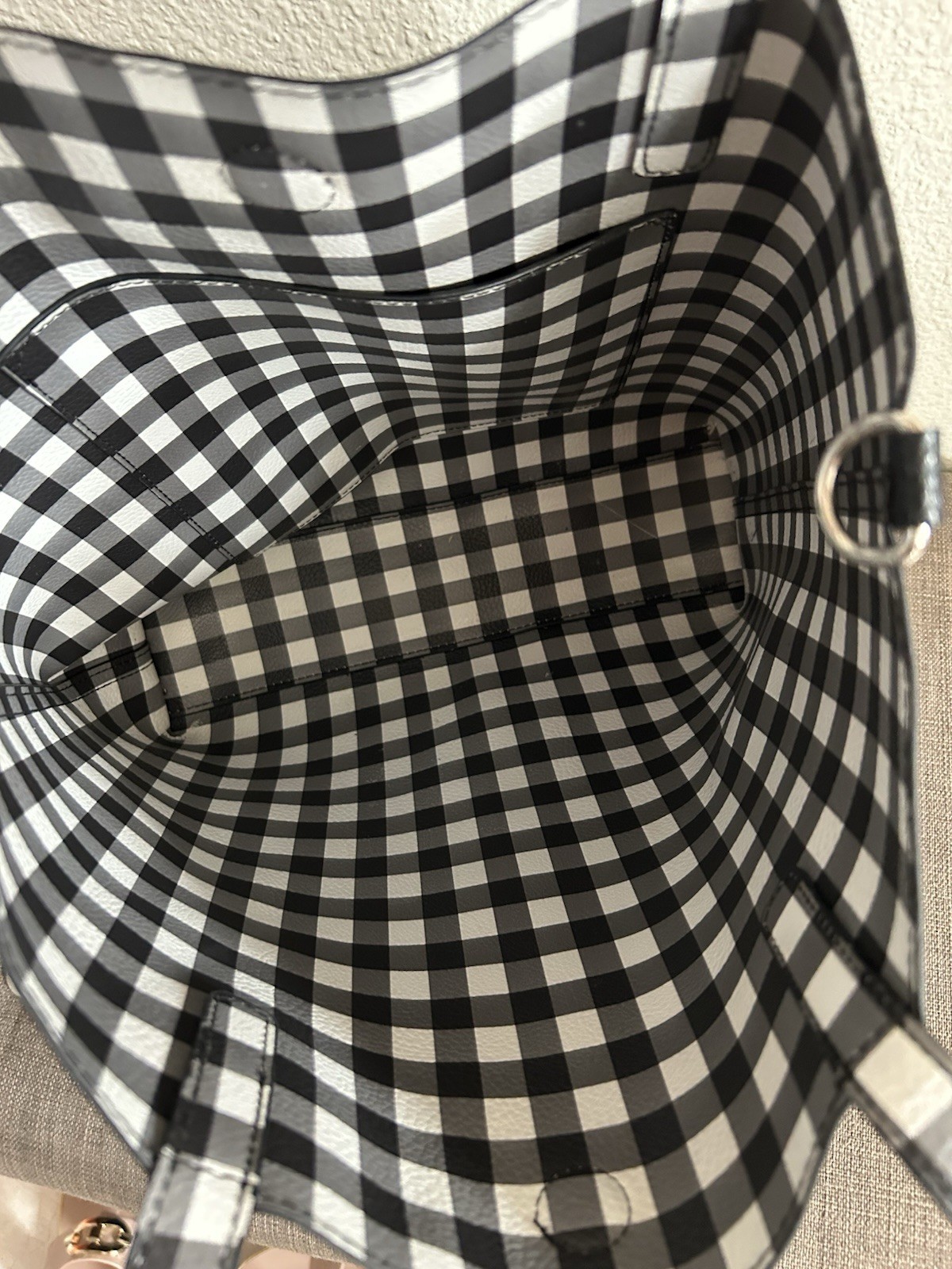 Black Pebbled Tote Bag Checkered Lining Button Closure Inner Pockets Silver