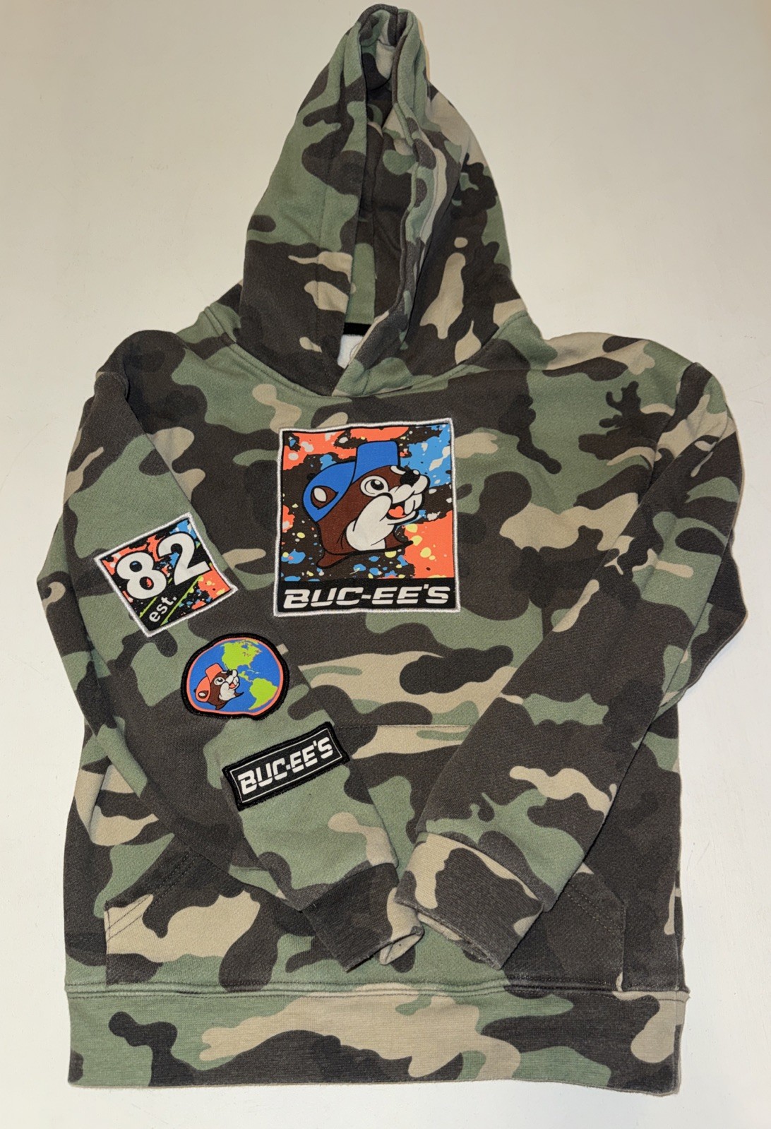 Buc-ee’s Pullover Hoodie Kids YM Green Camouflage Logo Graphic Print Long Sleeve