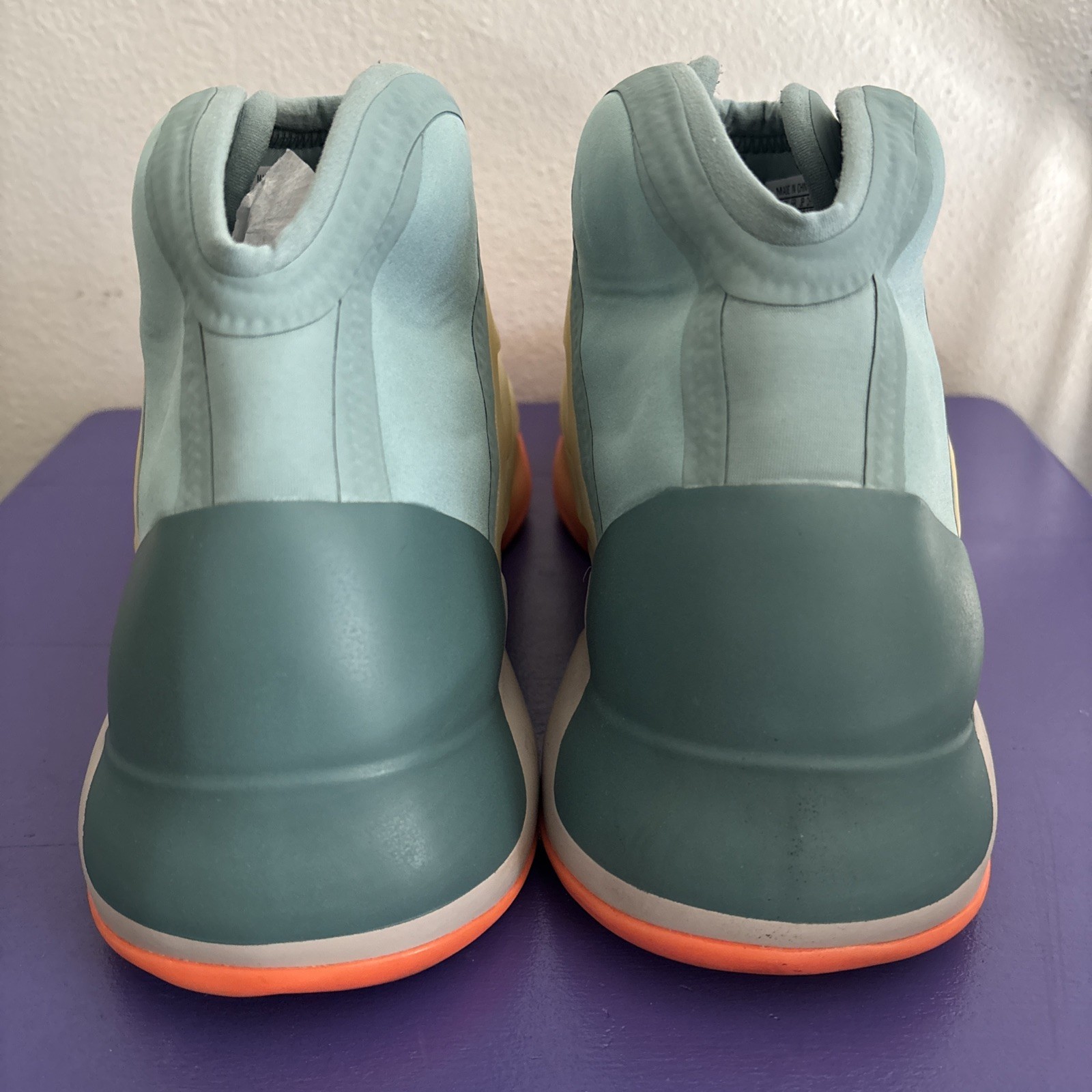 adidas Yeezy QNTM “Hi-Res Coral” [Size 10]