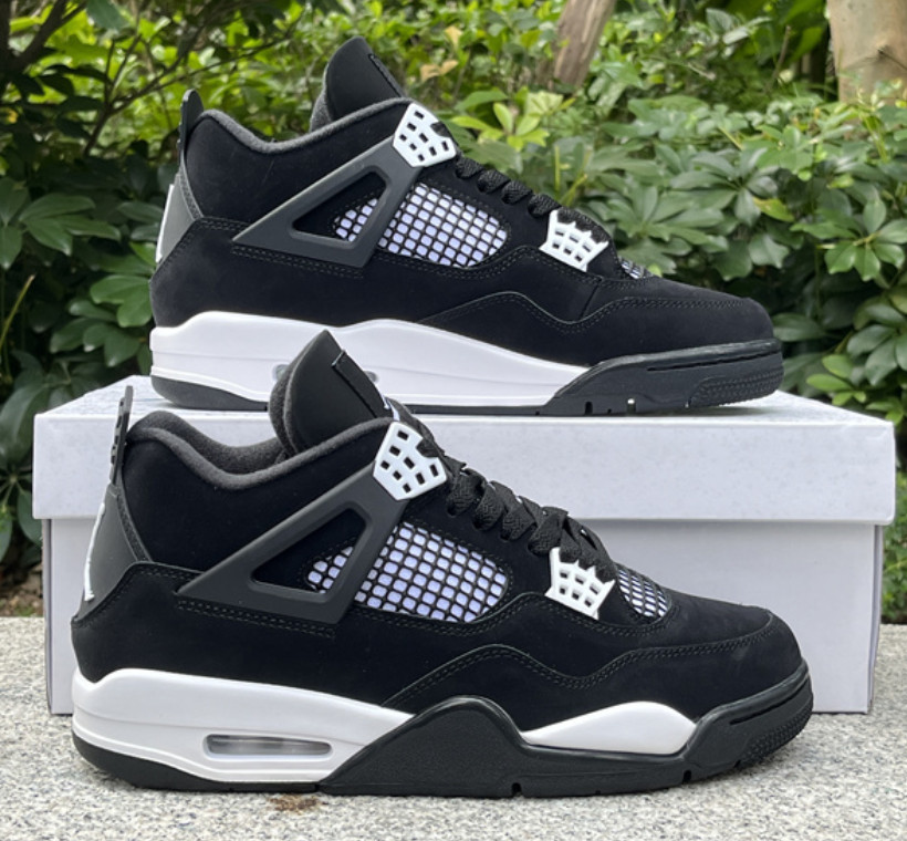 Jordan Air Jordan 4 “White Thunder” Retro Mid Top Black Men’s Basketball Shoes