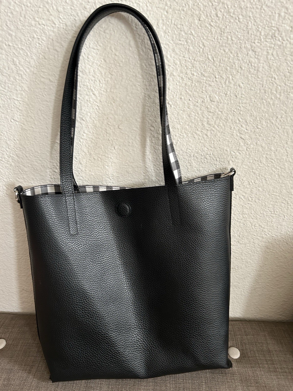 Black Pebbled Tote Bag Checkered Lining Button Closure Inner Pockets Silver