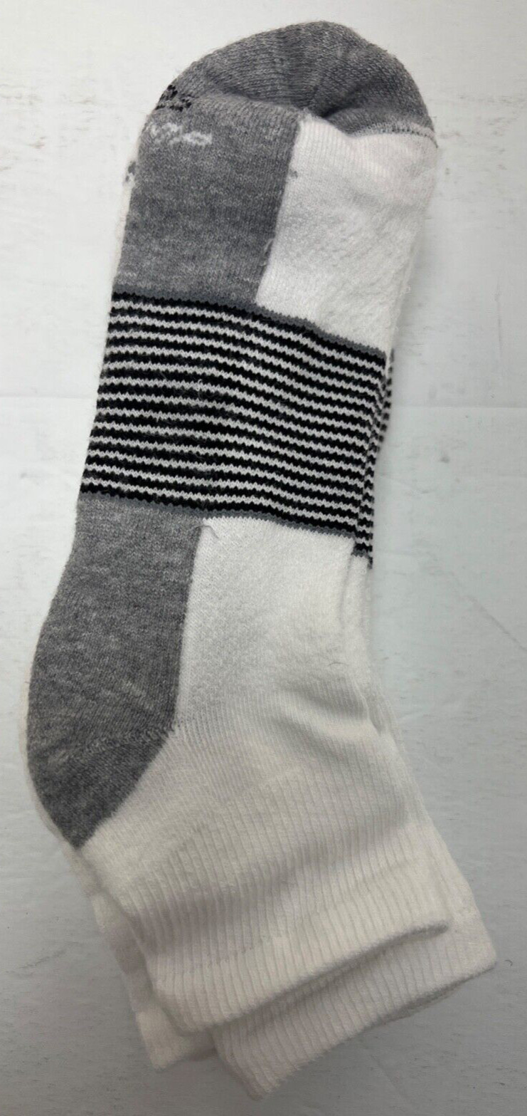 1 pack Hanes 4 Pair X-TEMP MENS ANKLE SOCKS White & Black White Stripe SIZE 6-12