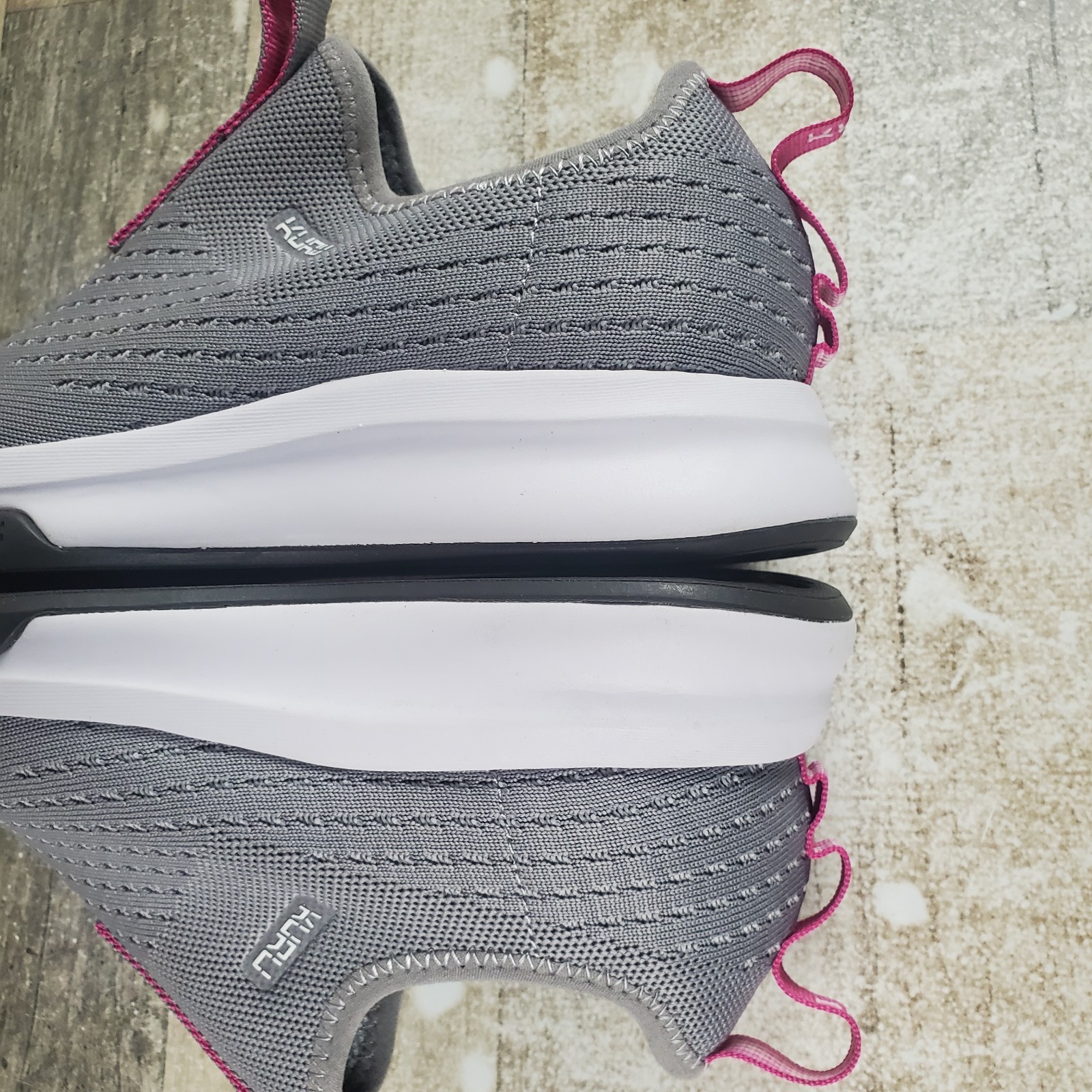 Kuru Atom Slip-On Womens Shoes Sz 7.5 M Running Stone Gray Berry Pink Sneakers