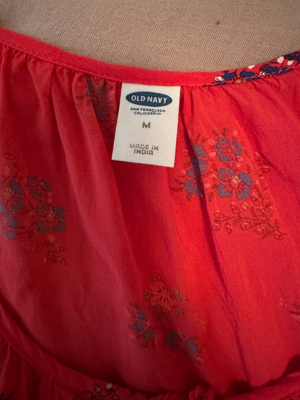 Womens Old Navy Soft Red and Black floral peasant Boho Summer blouse – Size M