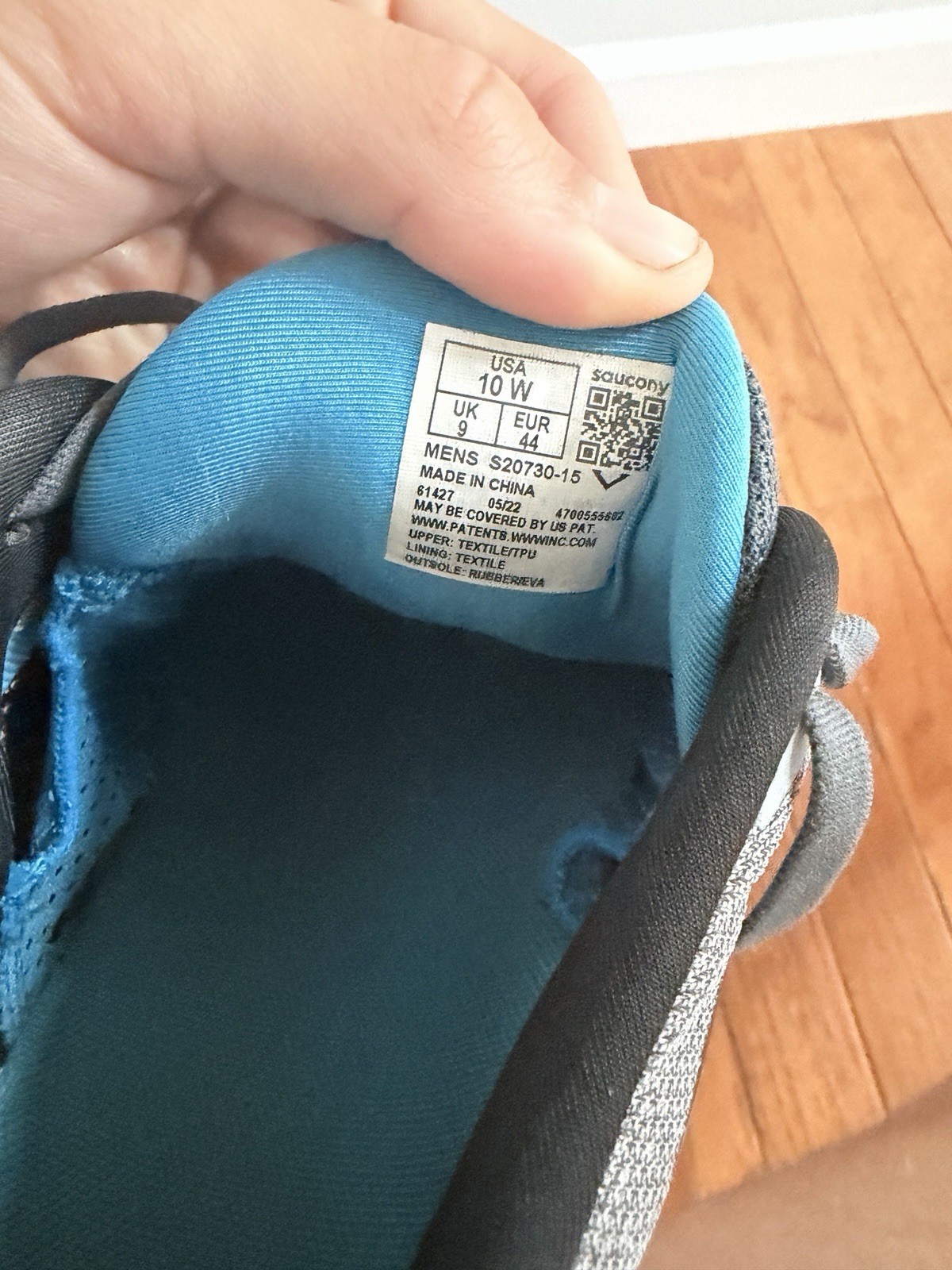 Men’s Saucony Ride 15 running sneakers size 10 wide grey and blue