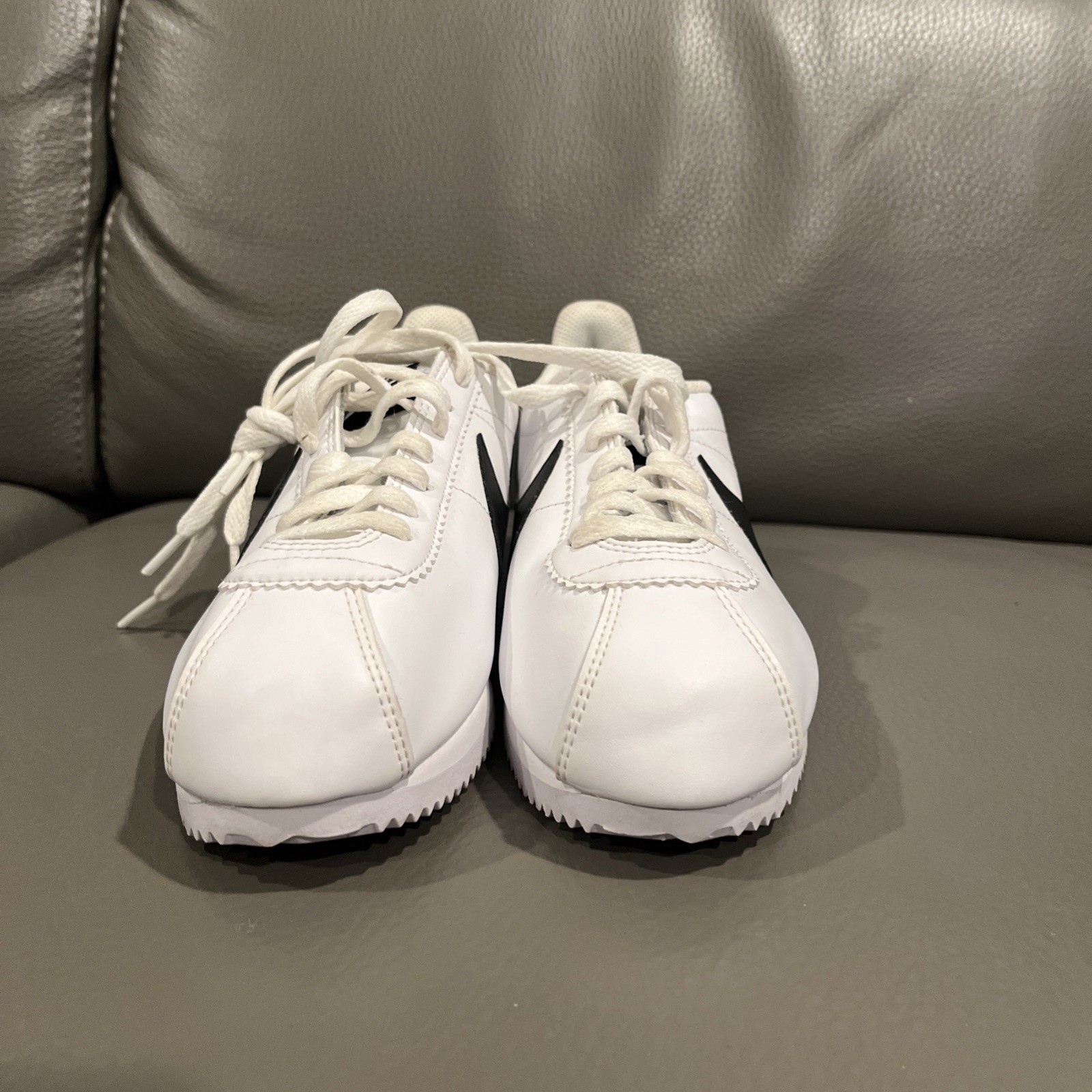 Nike Cortez White Black Leather Athletic Shoes Size 9